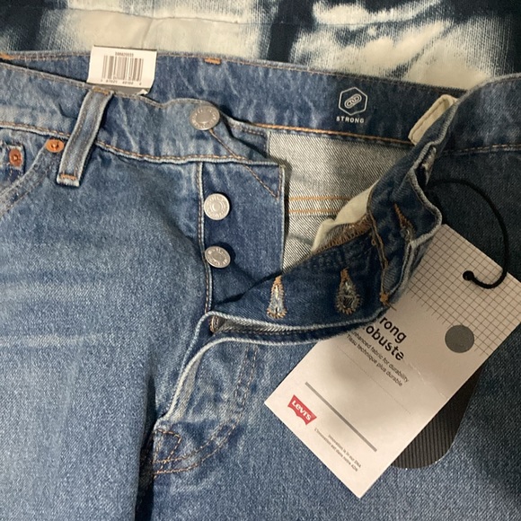Brand new Levi 501 Strong 31W 32L - Picture 5 of 11